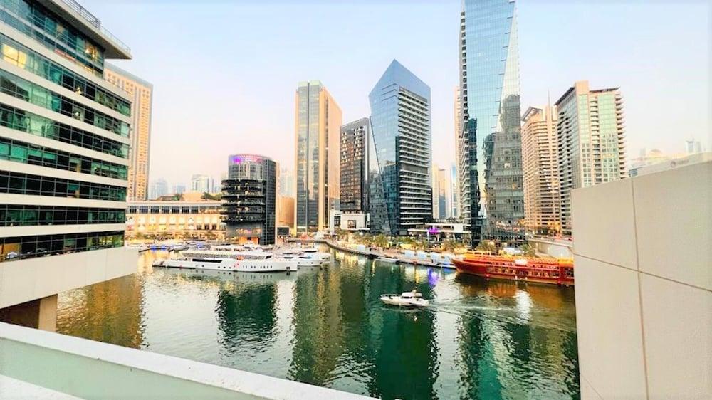 Ultimate Luxury and Stunning Views in Dubai Marina - Exterior