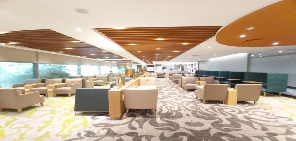 Ambassador Transit Lounge Singapore T3 - Executive Lounge