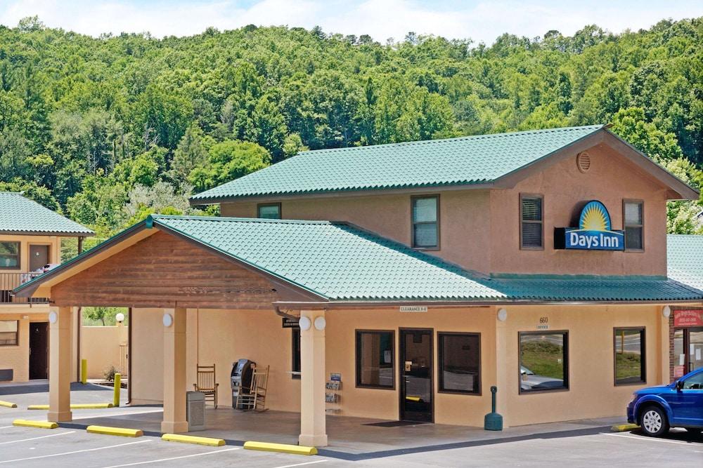 Days Inn by Wyndham Cherokee Near Casino - Featured Image