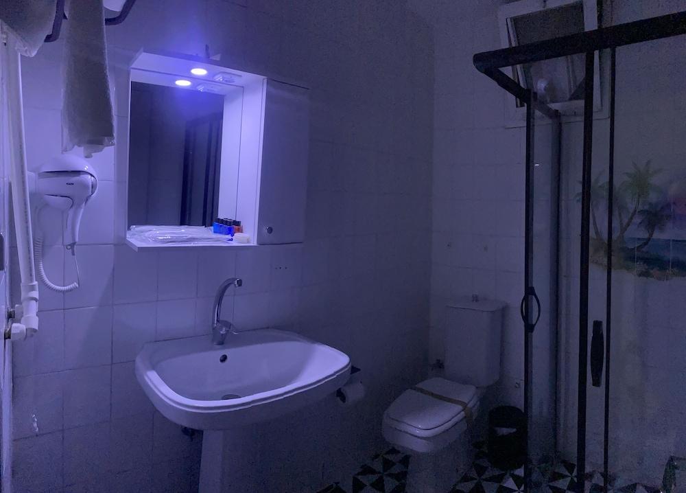 No 19 Suite Pendik Otel - Bathroom