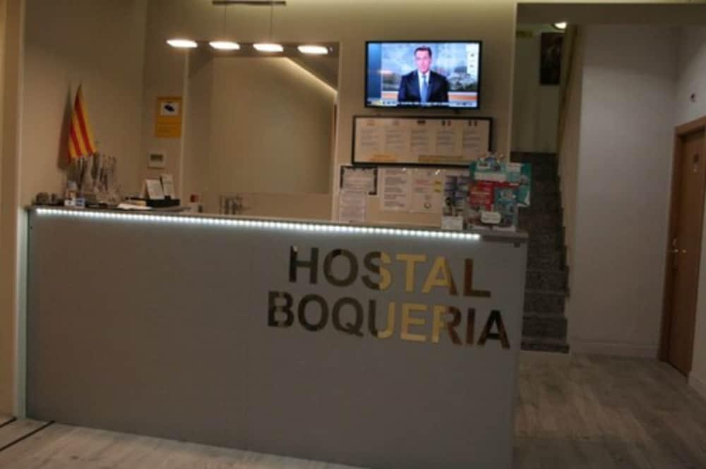 هوستل بوكويريا - Reception