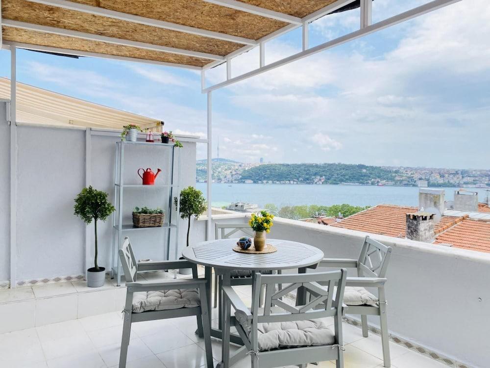 Missafir Amazing Flat With Terrace in Besiktas - Room