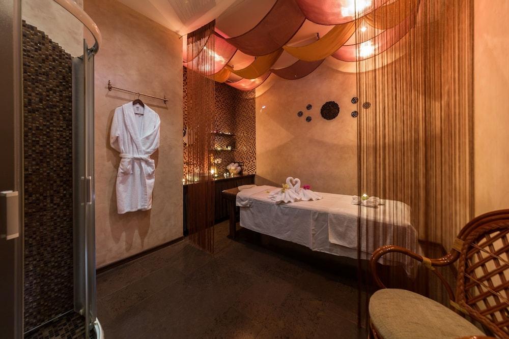 Chuvashia Hotel - Massage