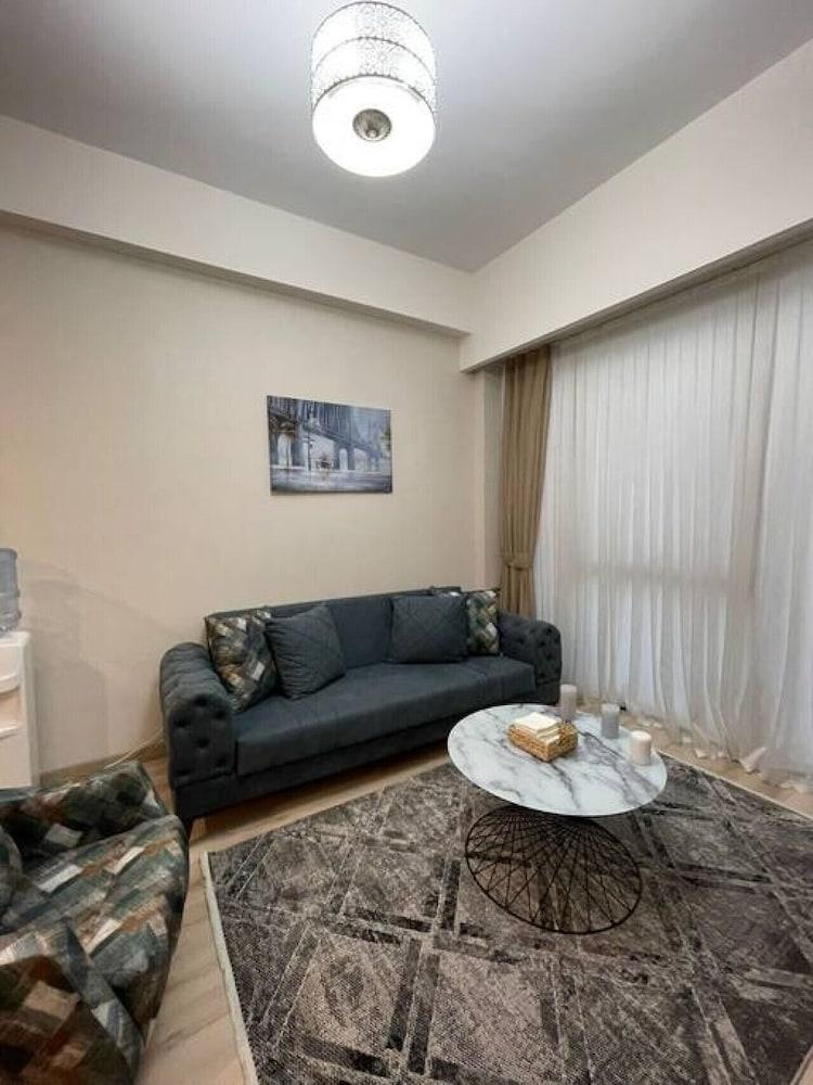 Modern Deluxe 1 1 Living Apartment Near Mall of Istanbul - Room