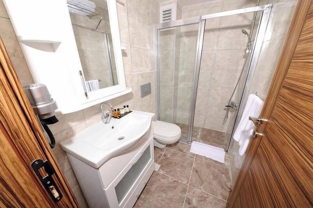 Gazel Hotel - Bathroom