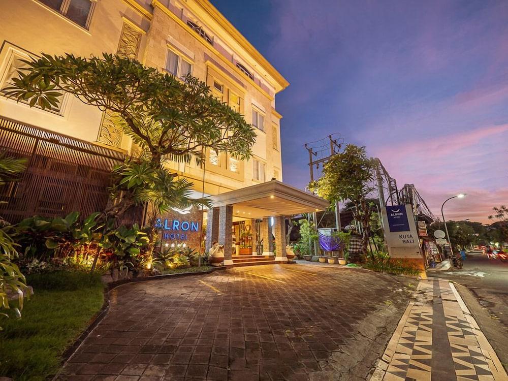 Alron Hotel Kuta Powered by Archipelago - Exterior