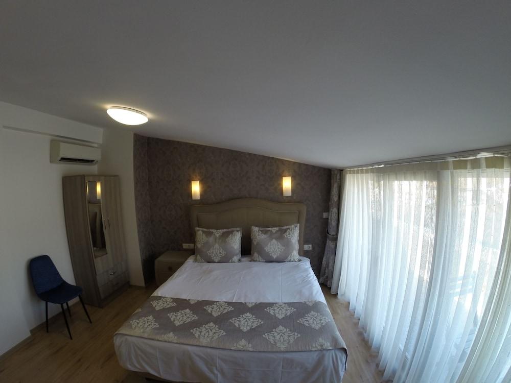 Meydan Suites - Room
