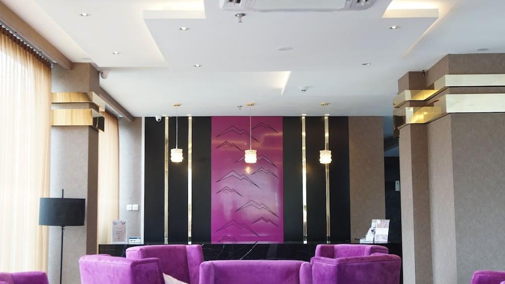 Hotel Horison Inn Alaska Semarang - Lobby Sitting Area