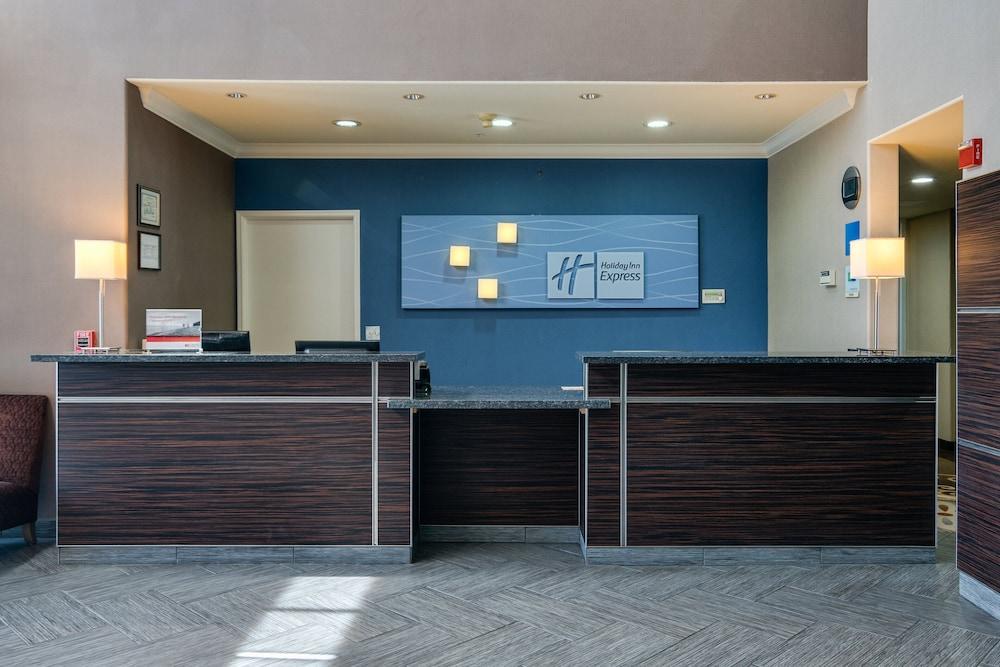 Holiday Inn Express & Suites Santa Clara, an IHG Hotel - Lobby