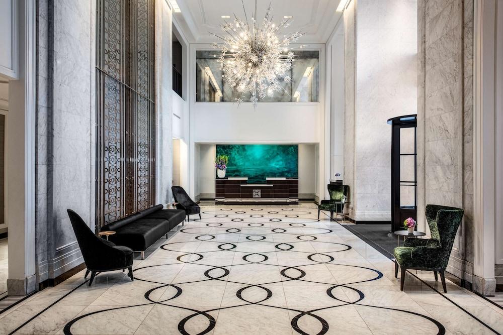 Waldorf Astoria Chicago - Lobby