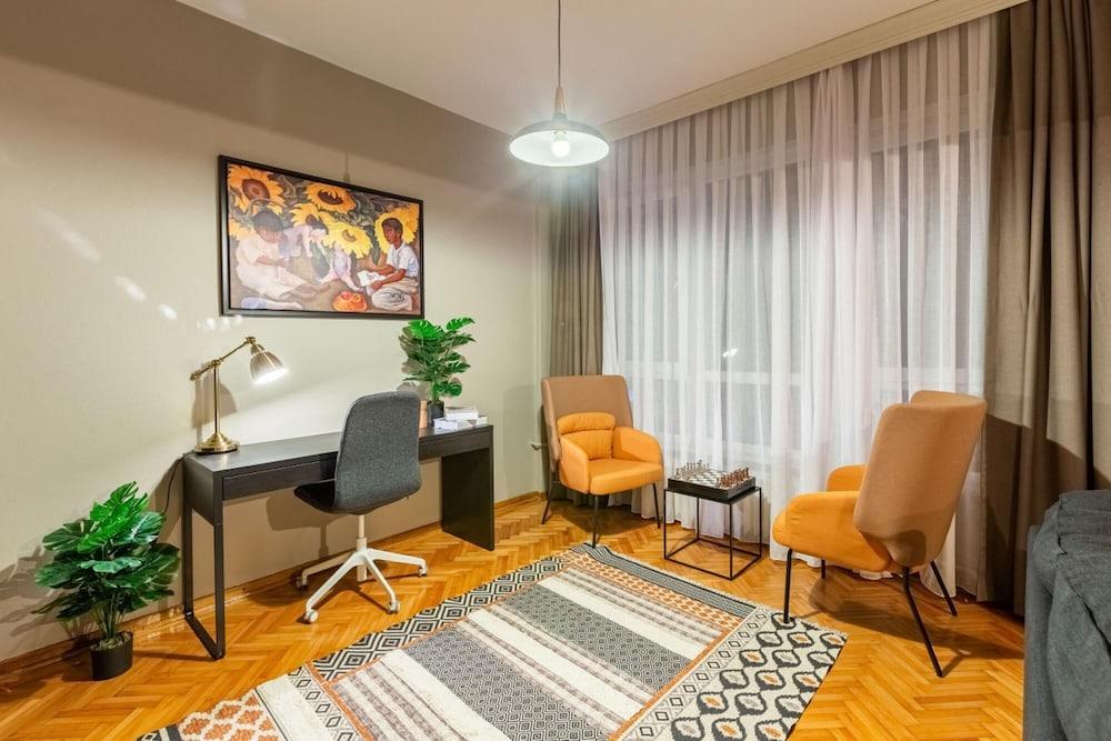 Cozy Flat Near Trendy Attractions in Nisantasi - Featured Image