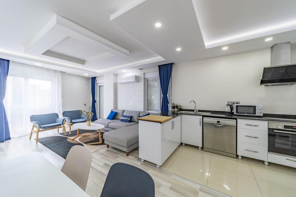 Comfortable Home Near Beach w Balcony in Antalya - Room