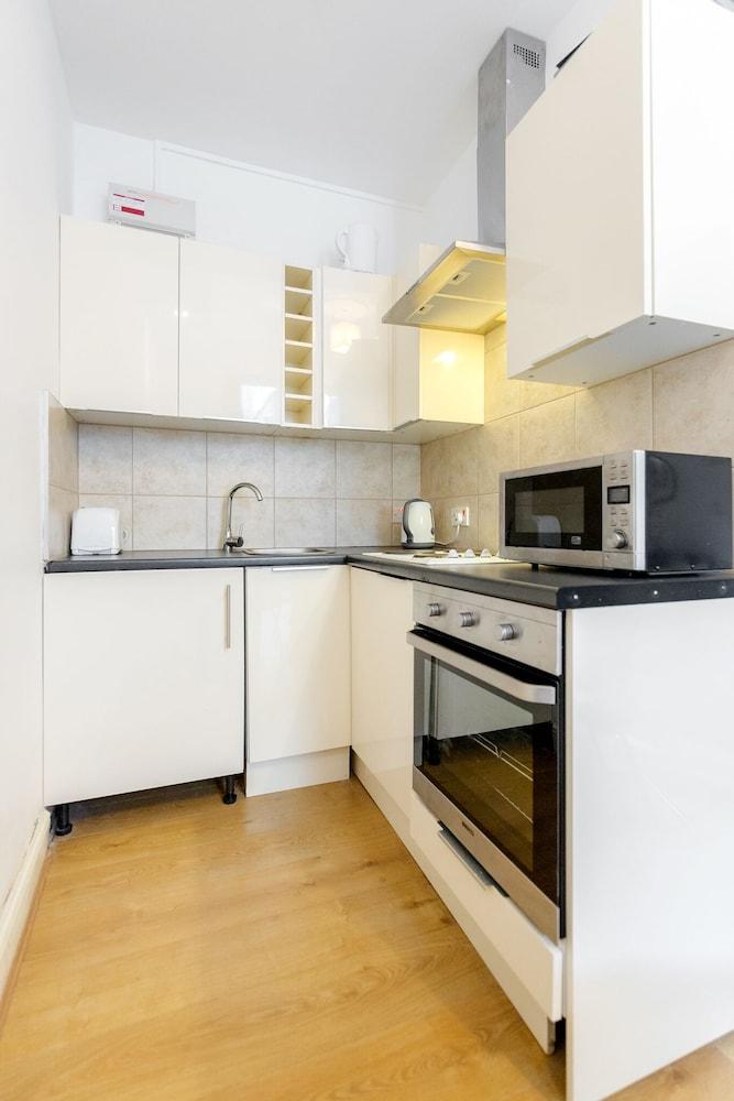 Modern Serviced Apartment in Kensington - Private kitchen