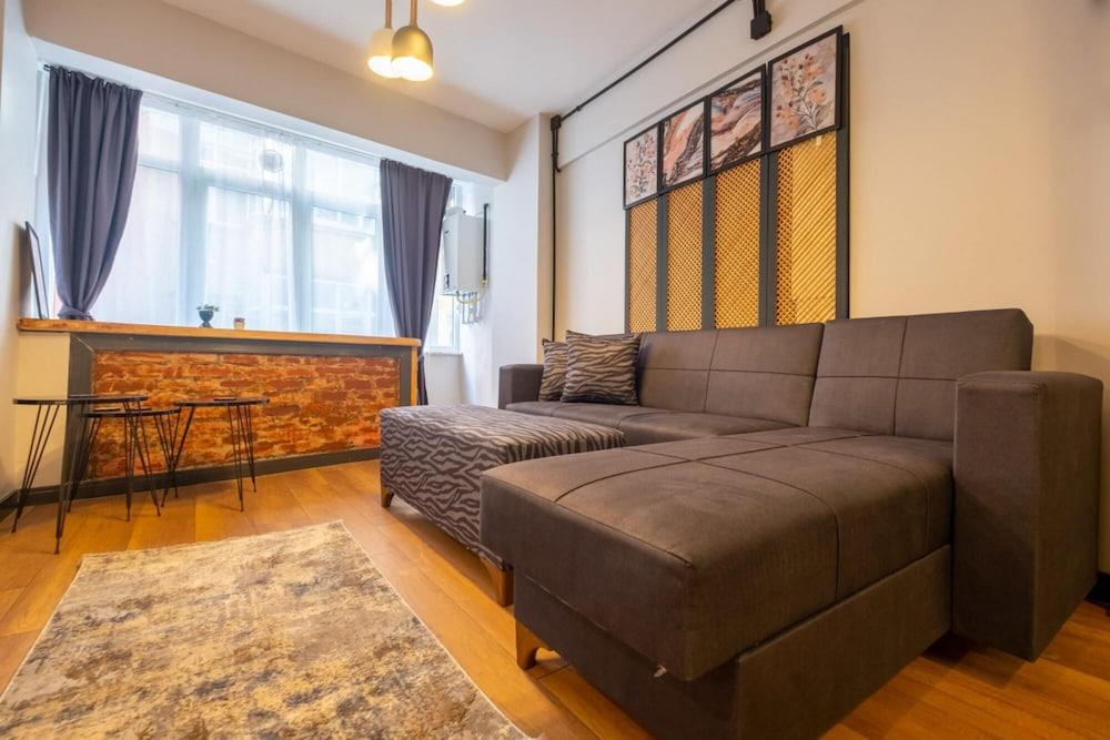Cozy Flat With Central Location Close to Popular Attractions in Besiktas - Room