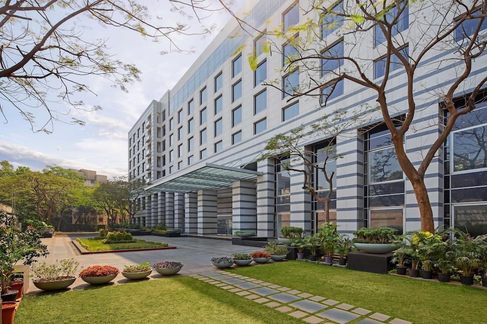 Grand Hyatt Mumbai Hotel and Serviced Apartments - Exterior