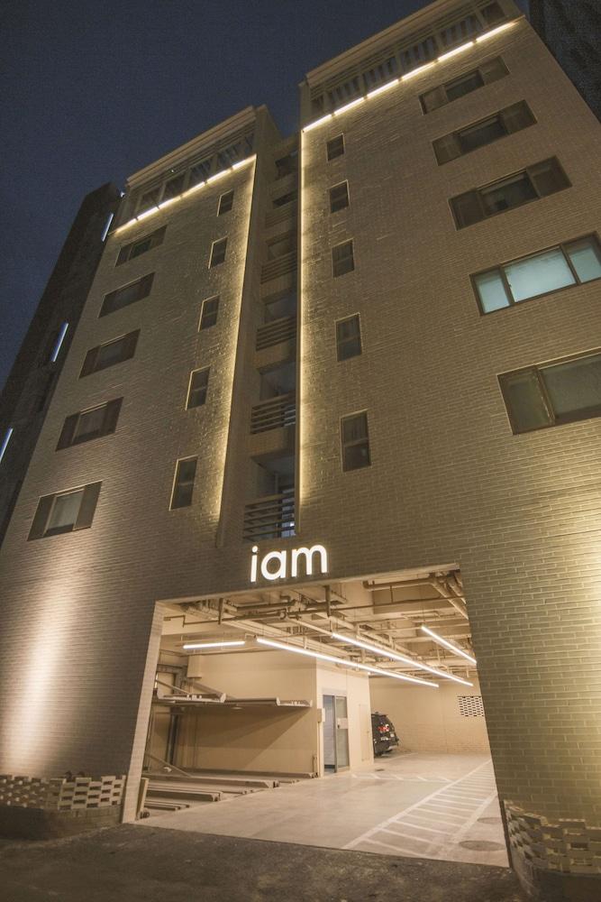 Iam Residence - Featured Image