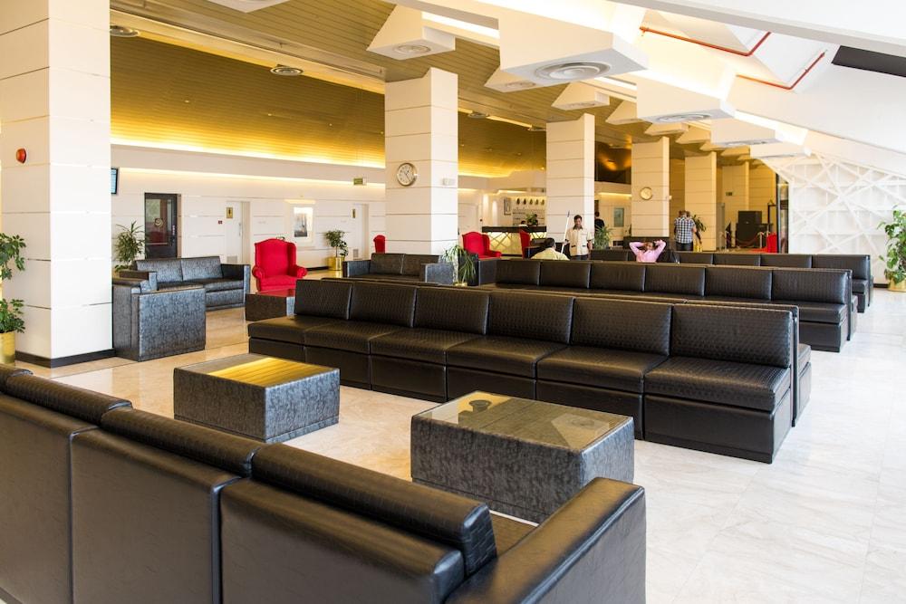 Safir Airport Hotel - Lobby Sitting Area