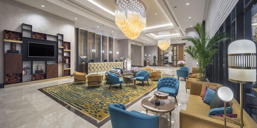DoubleTree By Hilton Antalya City Centre - Lobby Sitting Area