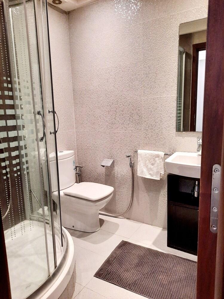 Contemporary Apartment - Bathroom