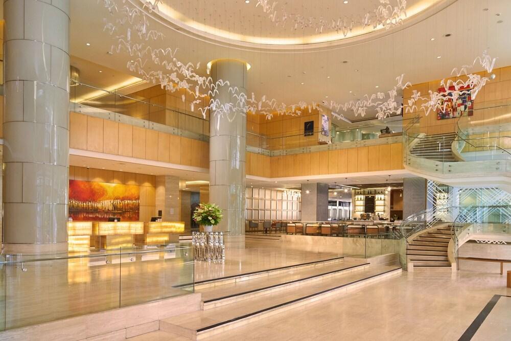 Sheraton Nha Trang Hotel & Spa - Lobby