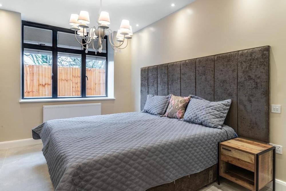 شقة جميلة تحتوي على سرير واحد في جولدرز جرين، لندن - Room