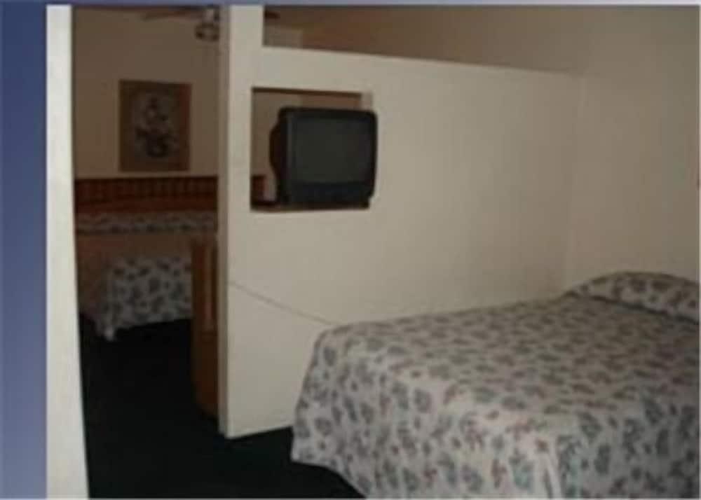 Colonade Motel - Room