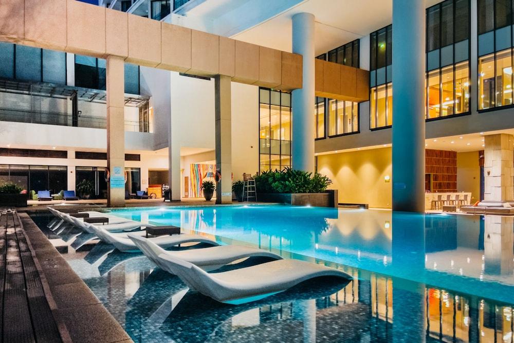 Sheraton Nha Trang Hotel & Spa - Infinity Pool