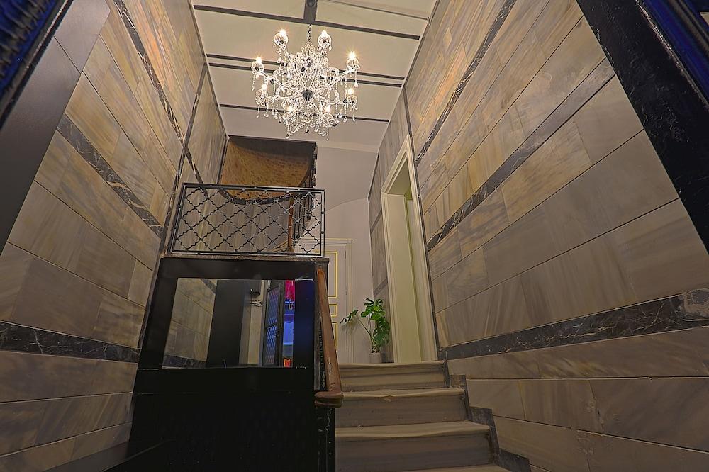 Kamil Bey Suites Beyoğlu - Interior Entrance