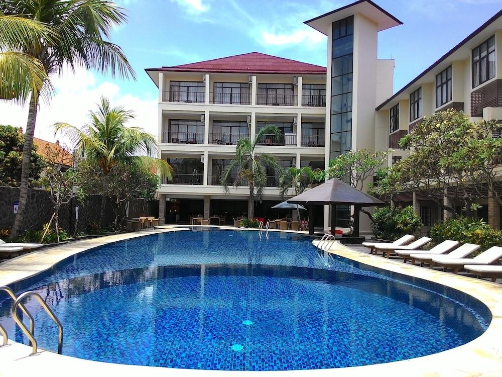 Best Western Resort Kuta - Outdoor Pool