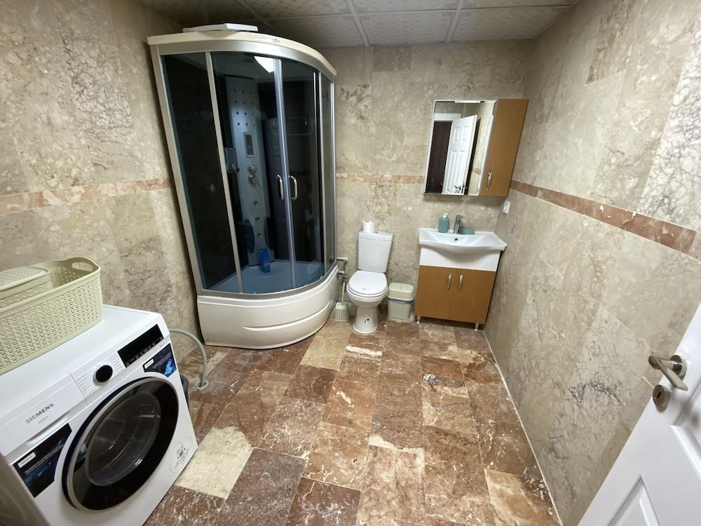 Pomruj Suites Lara - Bathroom