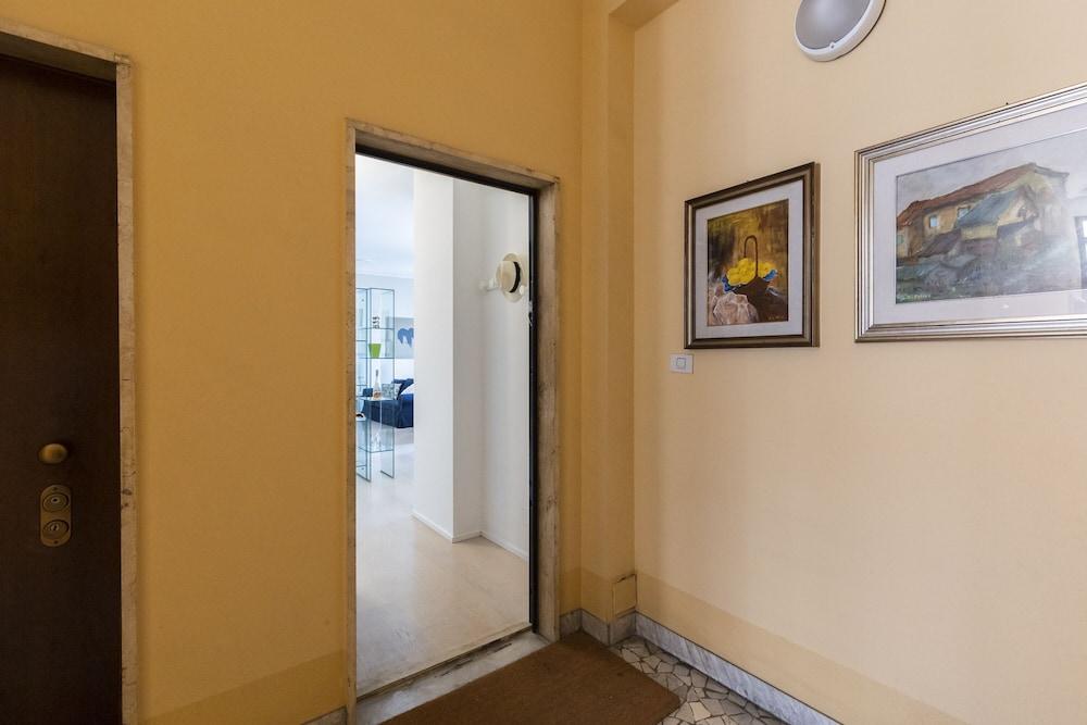 notaMi - Dream Experience - Garibaldi - Interior Entrance