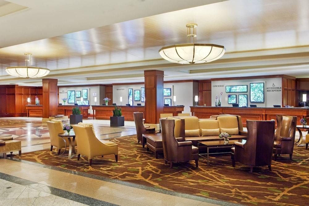 Sheraton Boston, a Marriott Hotel - Lobby