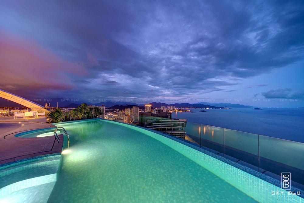 The Empyrean Nha Trang - Rooftop Pool