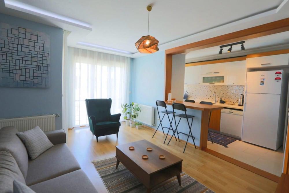 Modern and Stylish Flat With Balcony in Atasehir - Featured Image
