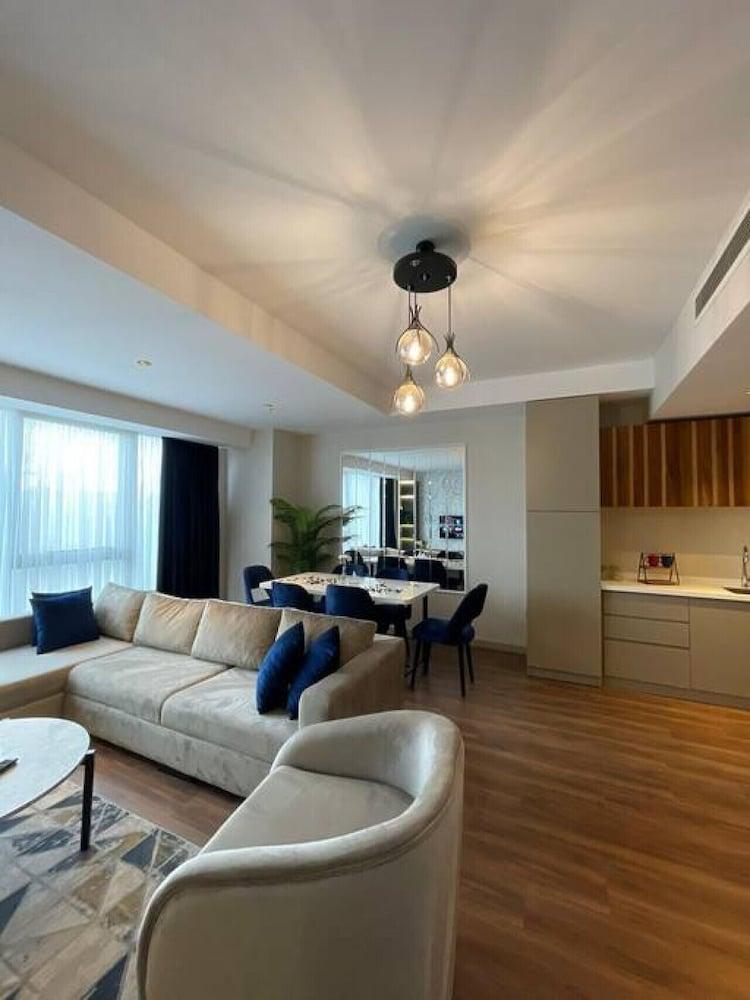 Brand-new 2 1 Luxurious Apartment-near Mall of Istanbul - Room