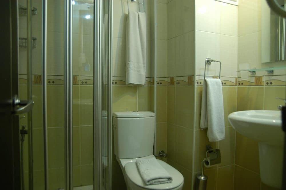 Merdan Hotel - Bathroom