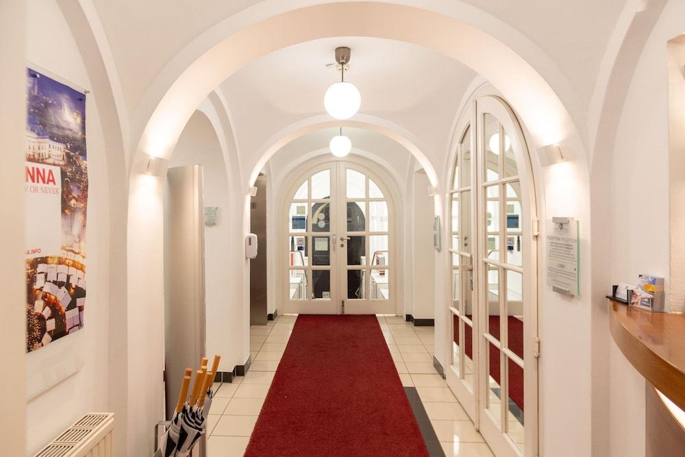 هوتل شبيس آند شبيس - Interior Entrance