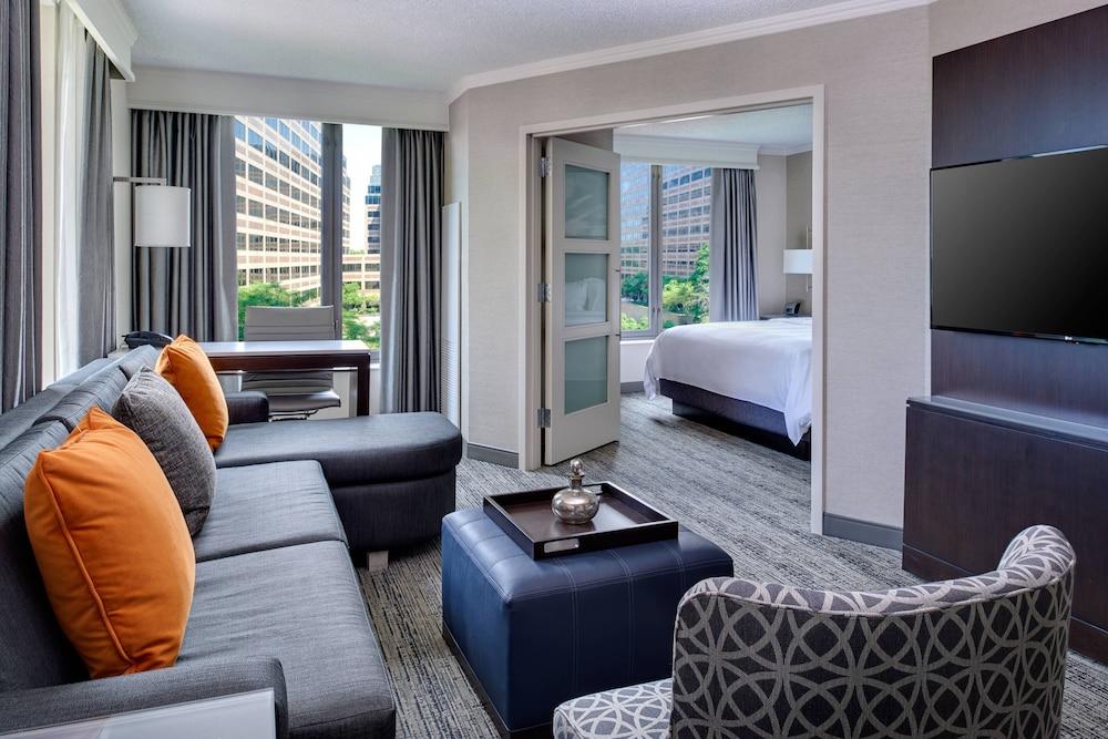 Chicago Marriott Suites O'Hare - Featured Image