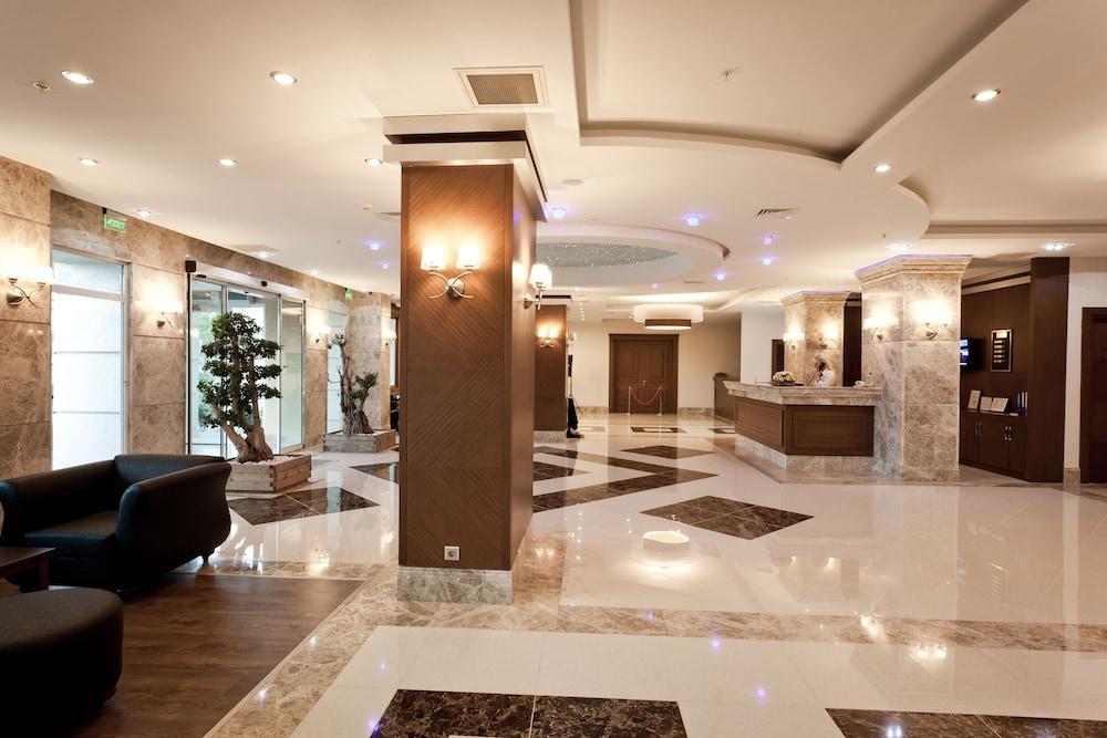 Mercia Hotels & Resorts - Interior Entrance