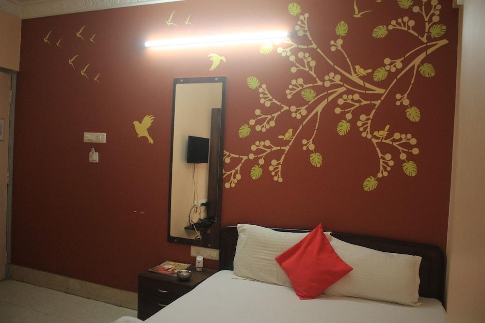 Hotel Coco Inn - Room