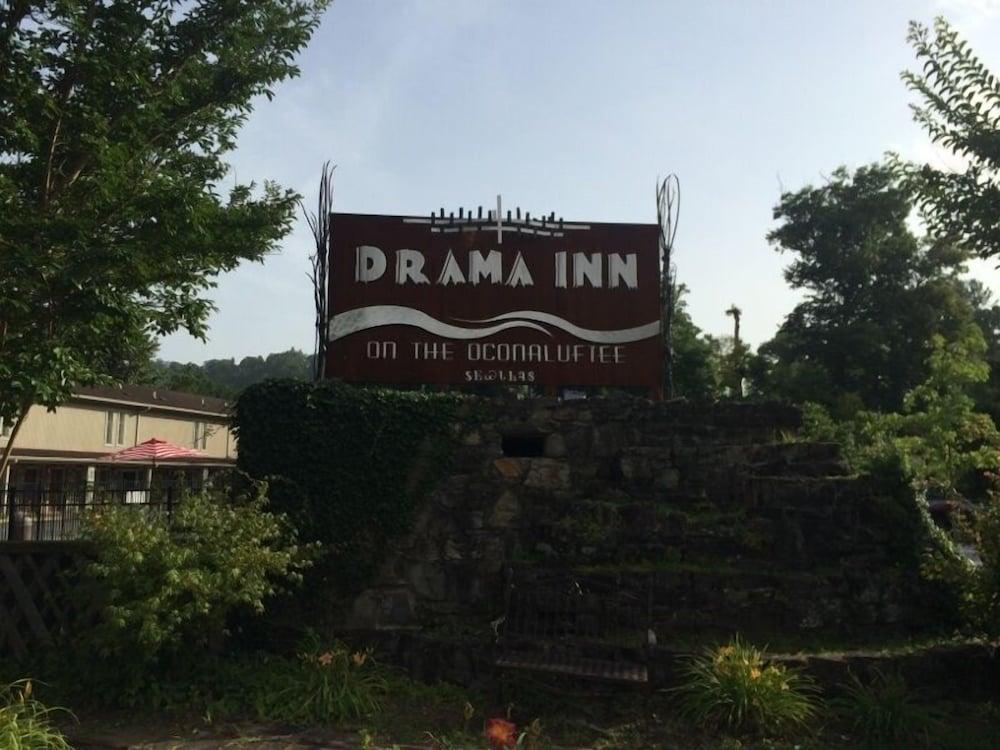 Drama Inn - Featured Image