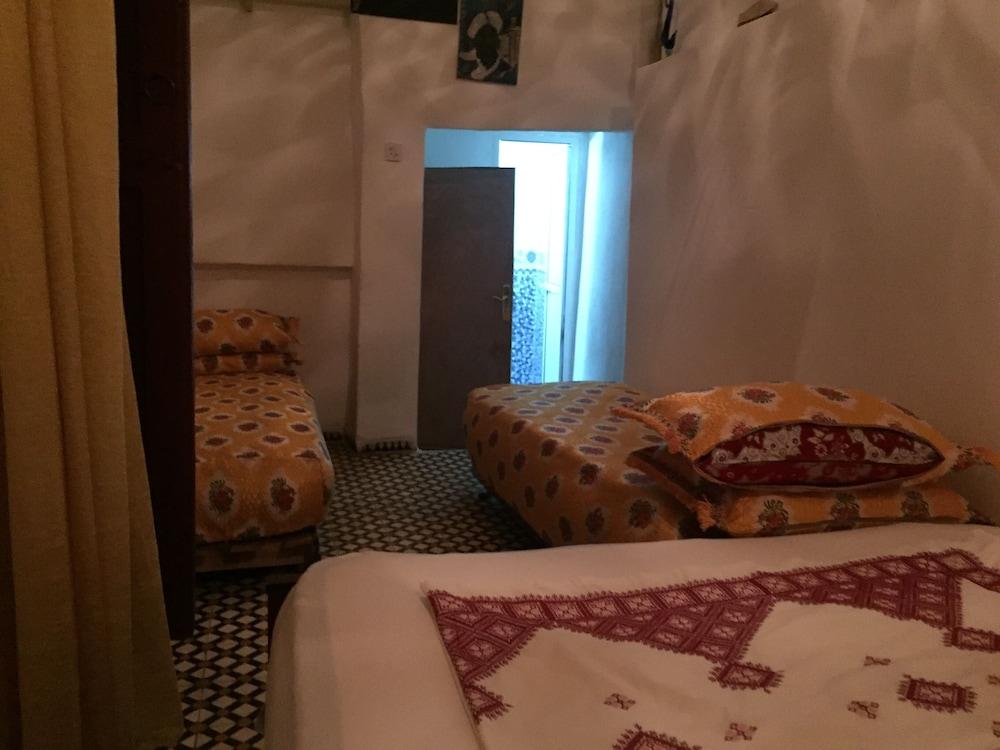 Family Room for 6 Peoples Sunny Riad Inside Medina Fes El Bali - Room