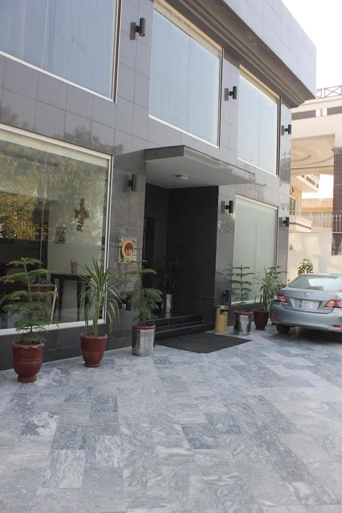 Hotel One Super Islamabad - Exterior