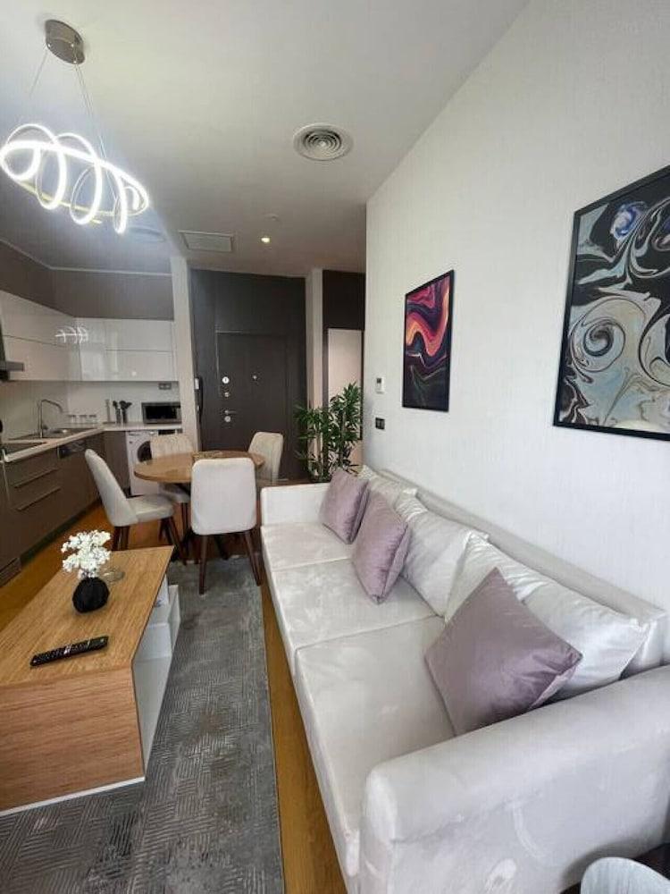 Stylish1 1 Apartment in Batisehir Near Mail of IST - Room