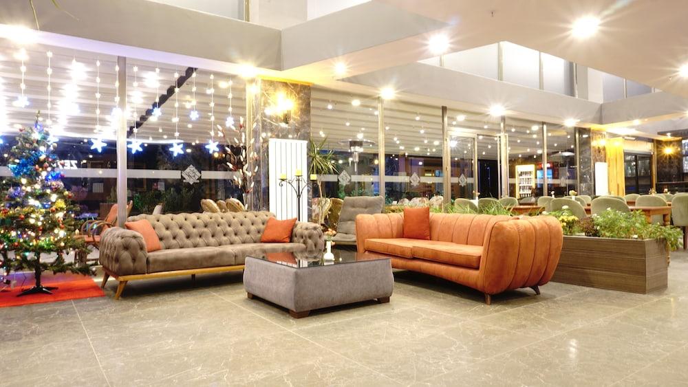 Zeynel Hotel - Lobby Sitting Area