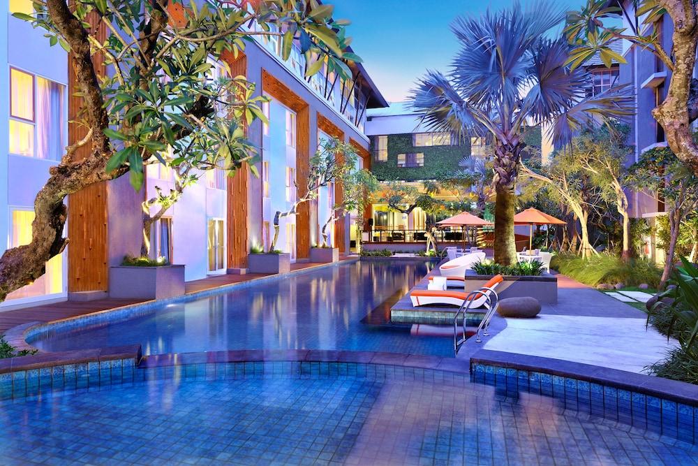HARRIS Hotel & Residence Sunset Road - Bali - Featured Image