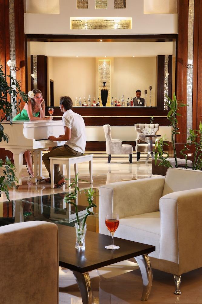 SUNRISE Crystal Bay Resort - Grand Select - Lobby Sitting Area