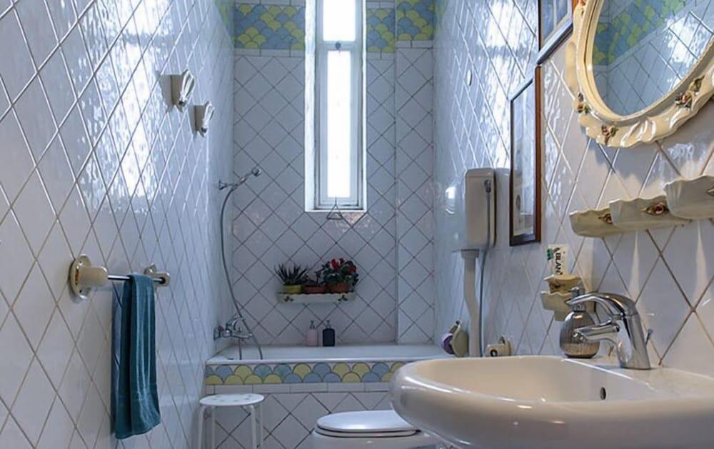 بوهيمكي رومز آند مور نابلز - Bathroom