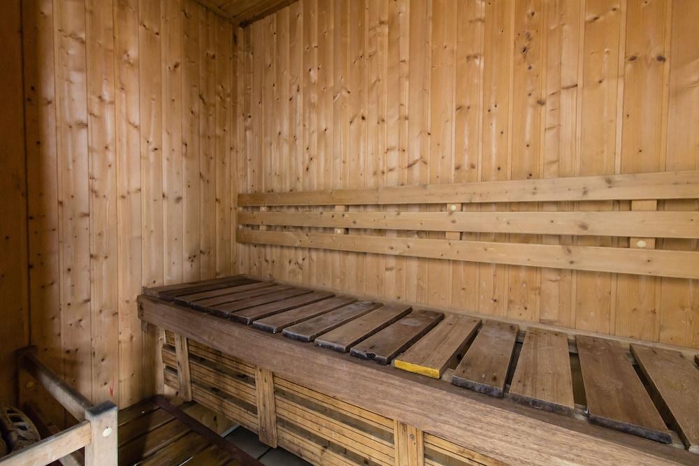 Pacific Bay Grand Suites - Sauna