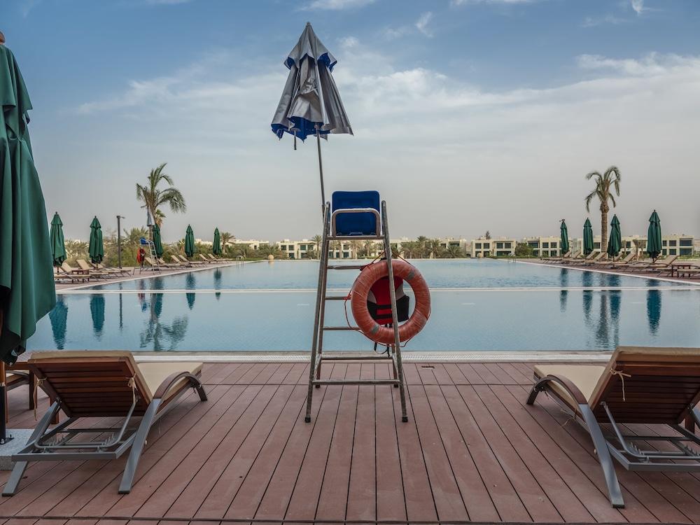 Retaj Salwa Resort & Spa - Outdoor Pool